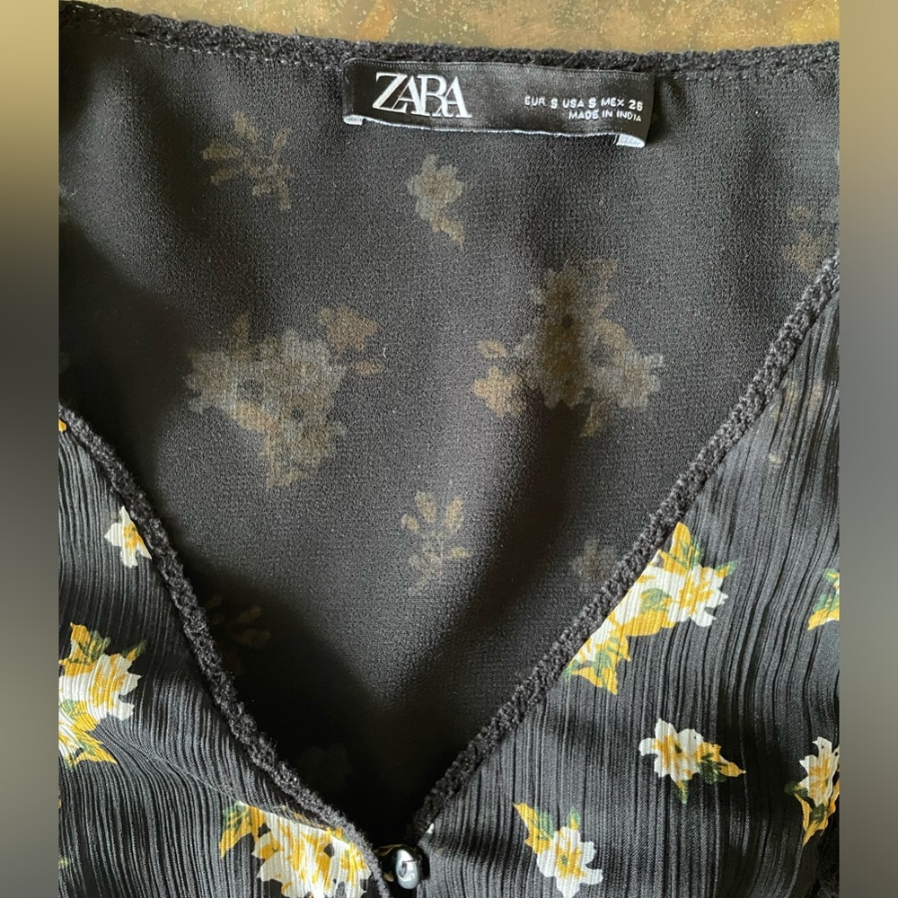 Zara blouse with ruffle